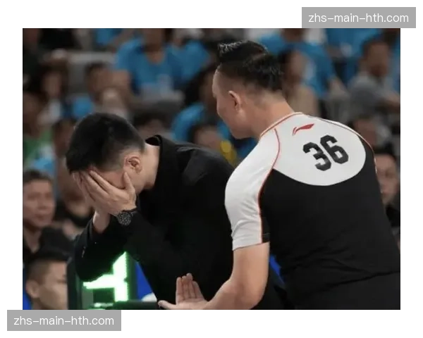 探访CBA录像回放中心,解读裁判如何判定反击中的进攻路径犯规 探访CBA录像回放中心,解读裁判如何判定反击中的进攻路径犯规